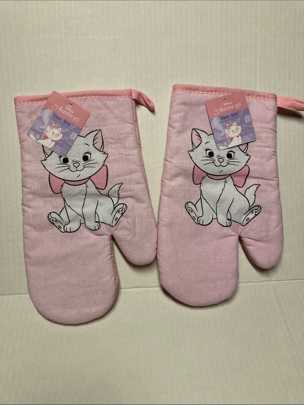 Disney Pink Aristocats Marie Oven Mitts